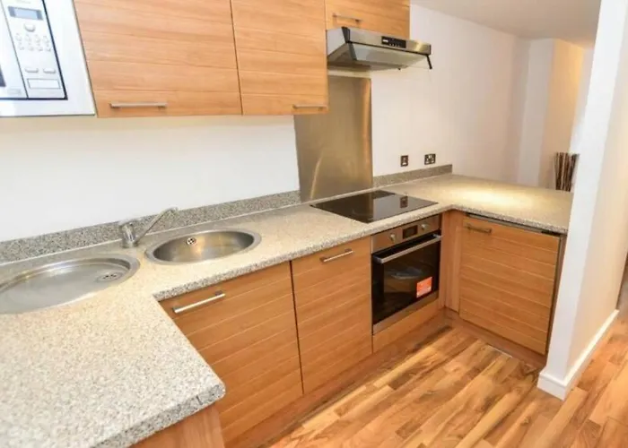 New Cosy Modern City Centre Flat